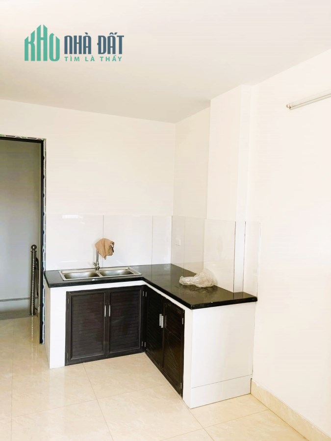 Bán nhà mặt phố Nguyễn Văn Cừ 5 tầng, 5,8 tỷ, kinh doanh
