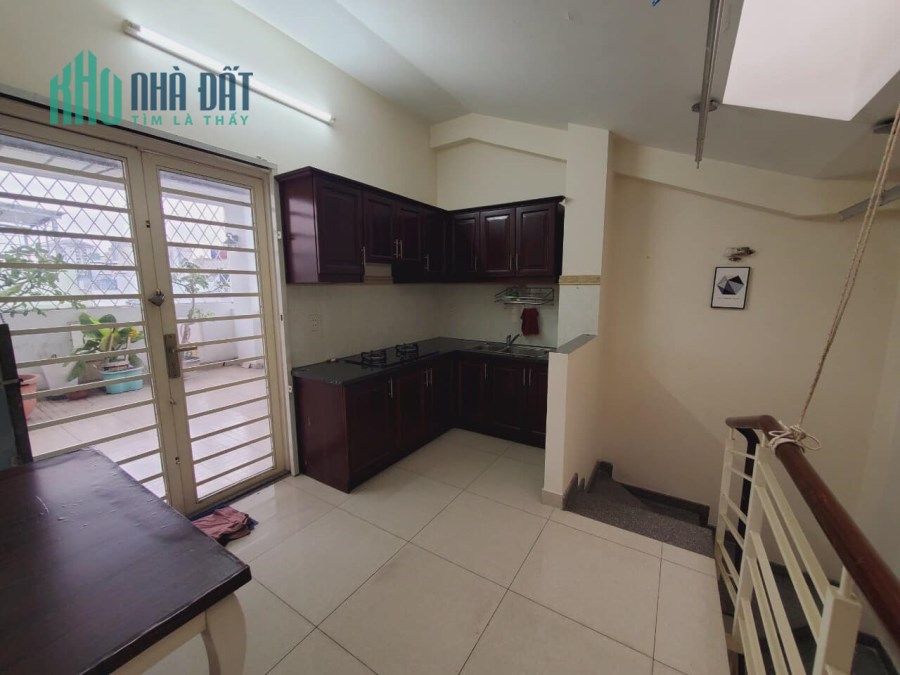 Bán nhà đường Vườn Lài Tân Phú, Hxh 4 tầng 40m2, 5.3tỷ, 0907824465