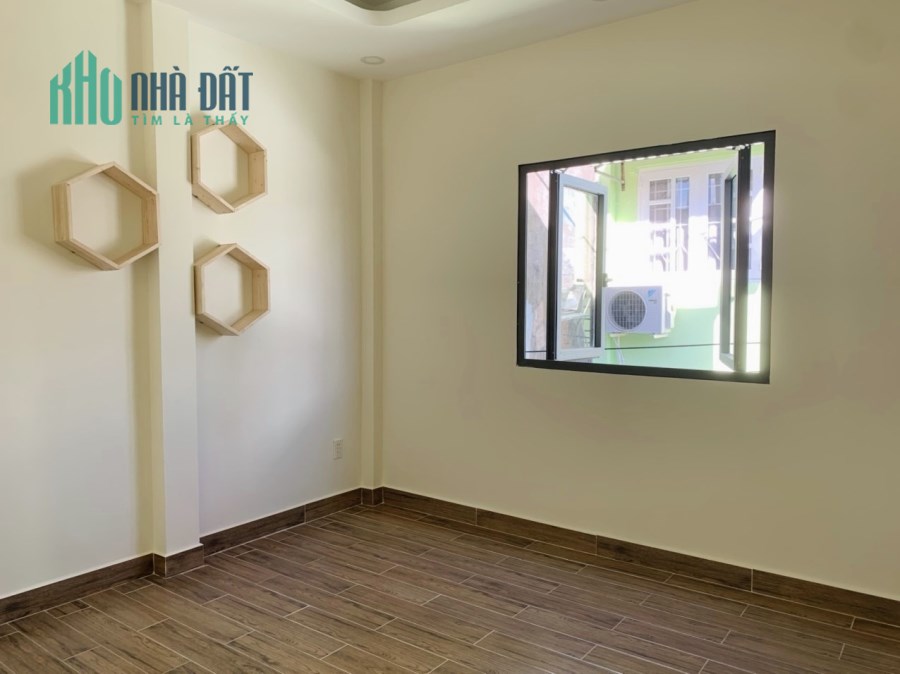 Hiếm, bán nhà Quận 10, 40m2, Nở hậu - Ngang 4m, nhà mới đẹp chỉ 4 tỷ