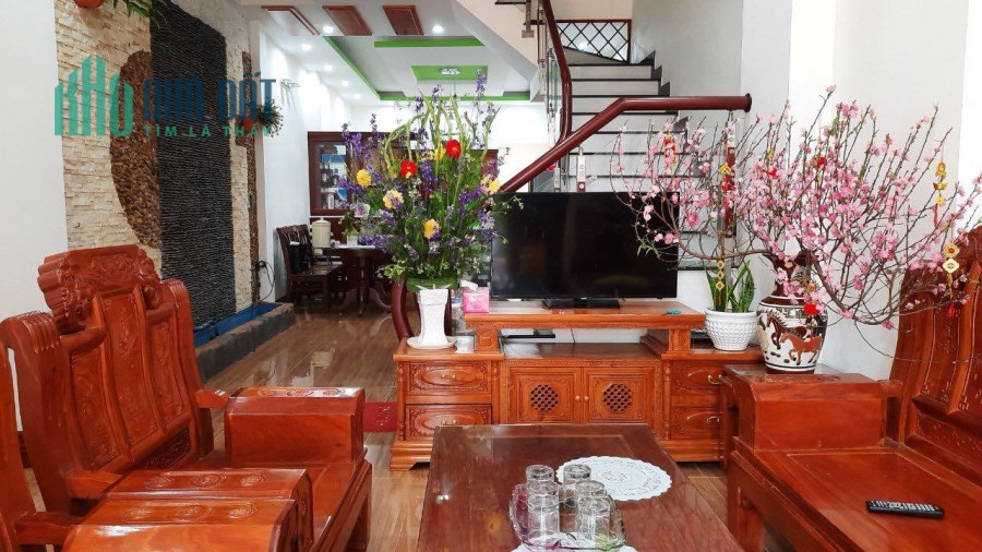 Cần bán nhà mặt tiền đường Hàn Thuyên, thành phố Vũng Tàu. Giá chỉ: 10 tỷ 6, lh:0909442230