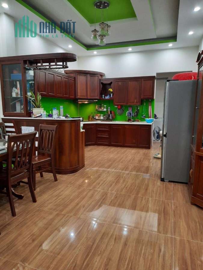 Cần bán nhà mặt tiền đường Hàn Thuyên, thành phố Vũng Tàu. Giá chỉ: 10 tỷ 6, lh:0909442230