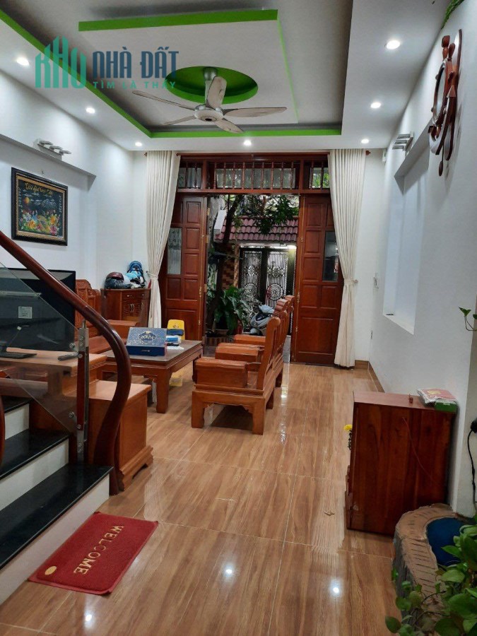 Cần bán nhà mặt tiền đường Hàn Thuyên, thành phố Vũng Tàu. Giá chỉ: 10 tỷ 6, lh:0909442230