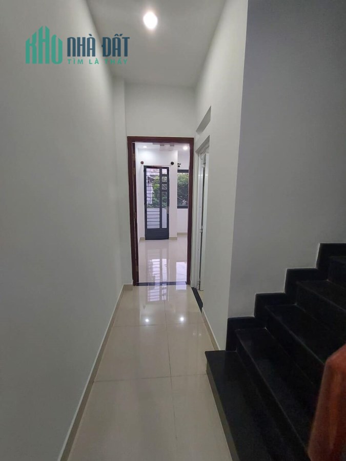 Bán nhà đường Trương Công Định Tân Bình, Hxh thông 4 tầng 33.4m2, 5.6tỷ, 0907824465