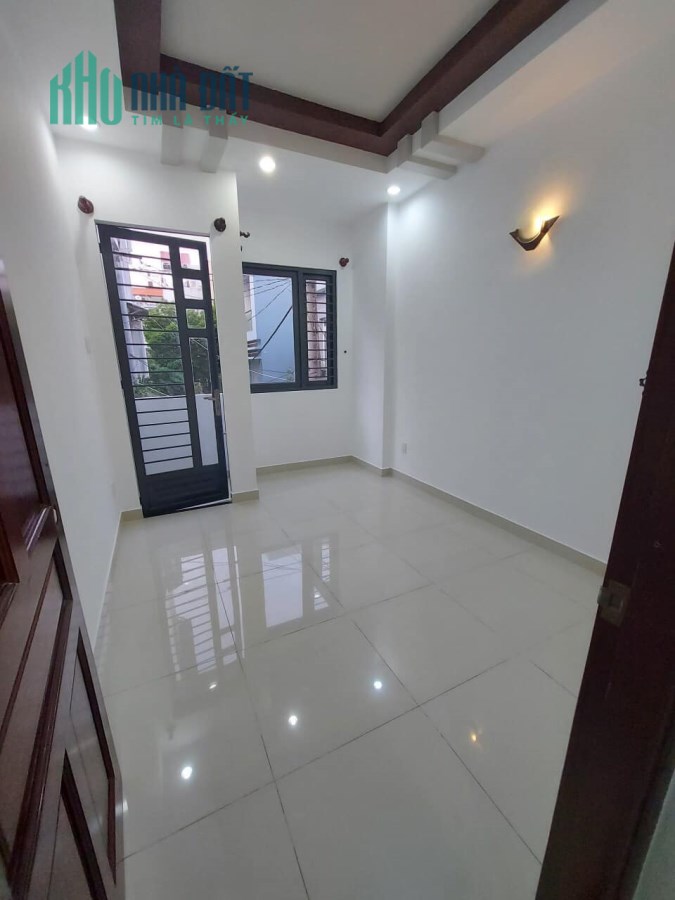 Bán nhà đường Trương Công Định Tân Bình, Hxh thông 4 tầng 33.4m2, 5.6tỷ, 0907824465