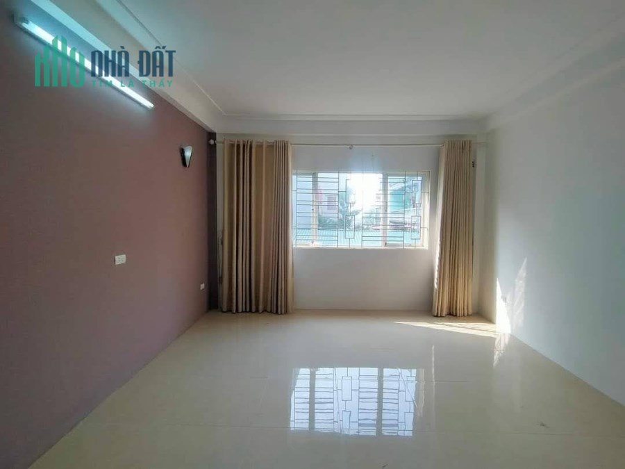 HÀNG XÓM VINHOME RIVERSIDE, PHÚC LỢI Ô TÔ VÀO NHÀ 30M 5 TẦNG NHỈNH 3 TỶ