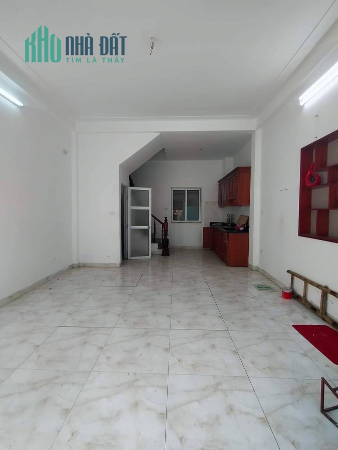 HÀNG XÓM VINHOME RIVERSIDE, PHÚC LỢI Ô TÔ VÀO NHÀ 30M 5 TẦNG NHỈNH 3 TỶ