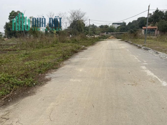 Bán 240m2 full tc Tái định cư Bình Yên giá 2x nhỏ. LH:0977234623