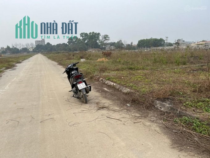 Bán 240m2 full tc Tái định cư Bình Yên giá 2x nhỏ. LH:0977234623