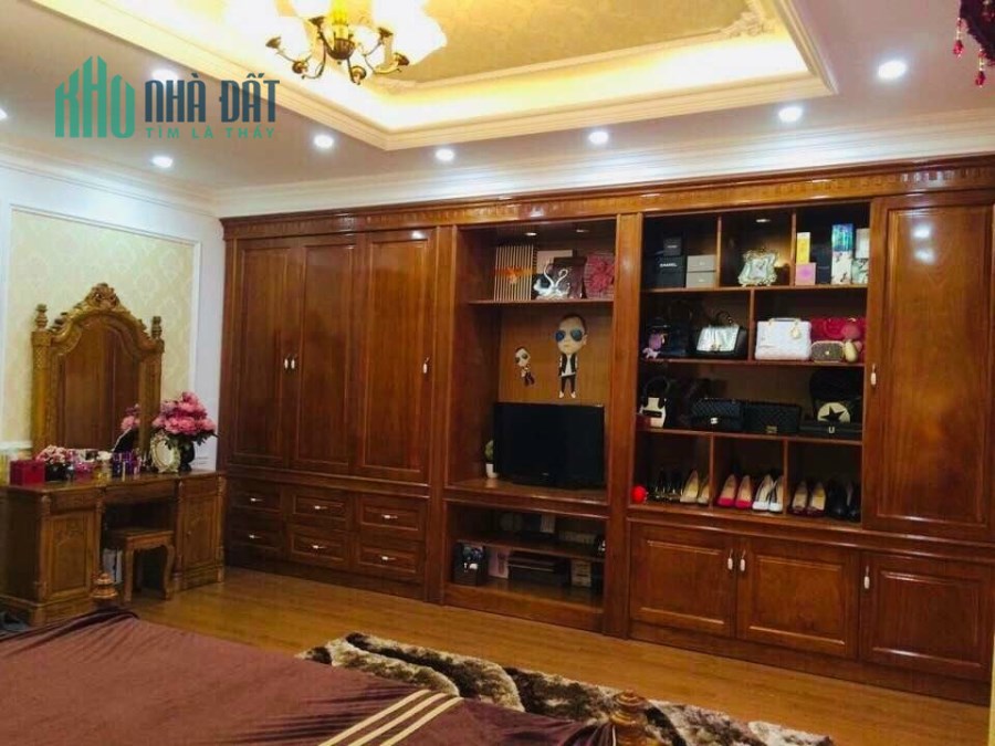 Bán nhanh nhà phân lô đấu giá phố Việt Hưng diện tích 100m, mặt tiền 6m