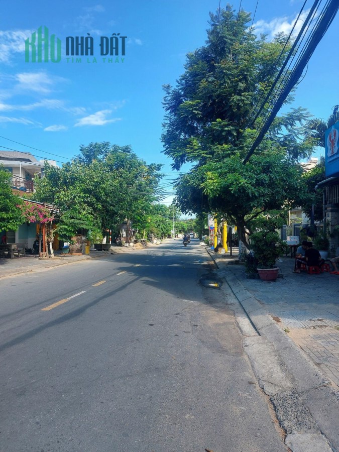 Mặt tiền Phan Bá Phiến 335m2, gần biển, chỉ 50tr/m2