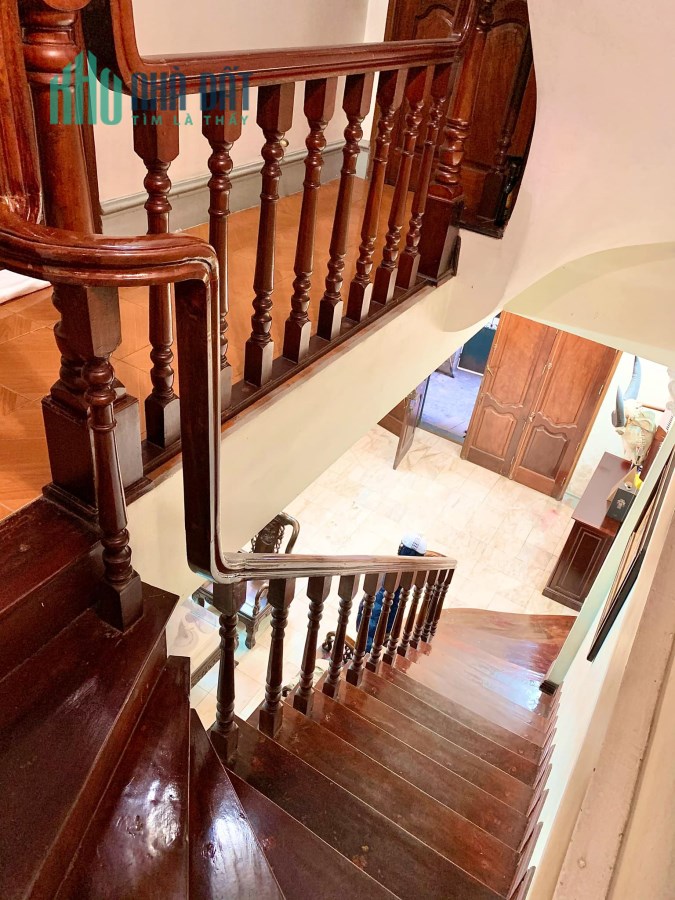 Bán nhà phố Thái Hà, Đống Đa,Kinh doanh đỉnh, oto đỗ cửa 94m 4 tầng MT 4.5