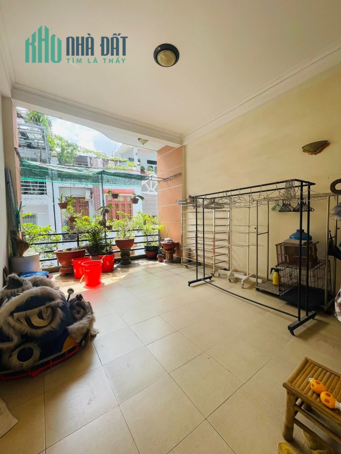 Bán nhà Dương Quảng Hàm, Gò Vấp, hẽm xe tải, 3 tầng, 3PN, 60m2, 5.75 tỷ