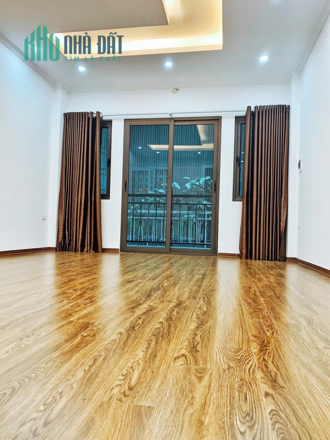 Bán nhà ngõ 121 Kim Ngưu giá 4.7 tỷ, DT 40mx4T, MT 4m, Ở luôn