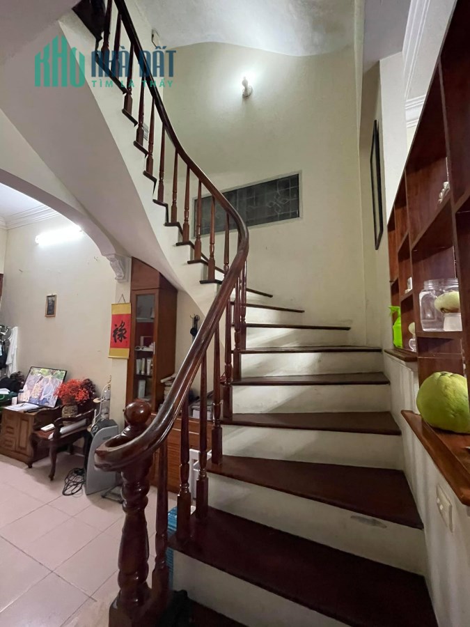 Bán nhà Hoàng Ngân, 60m2 x4 tầng, sổ đỏ nở hậu, ngõ thông, gần phố, 7.5 tỷ