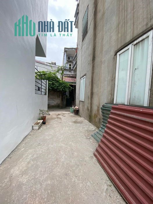 Rẻ nhất Đặng Xá, 40m2 ngõ 2.5m, Giá 1.35 tỷ. LH 0983253436