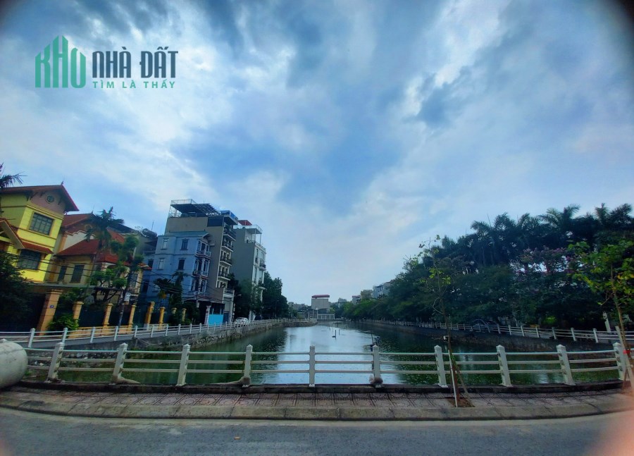 HIẾM. Duy nhất 1 - 0 -2. Bán nhanh 60m đất View mặt hồ - 2 mặt thoáng, ô tô tránh tại Ngọc Thụy, LB
