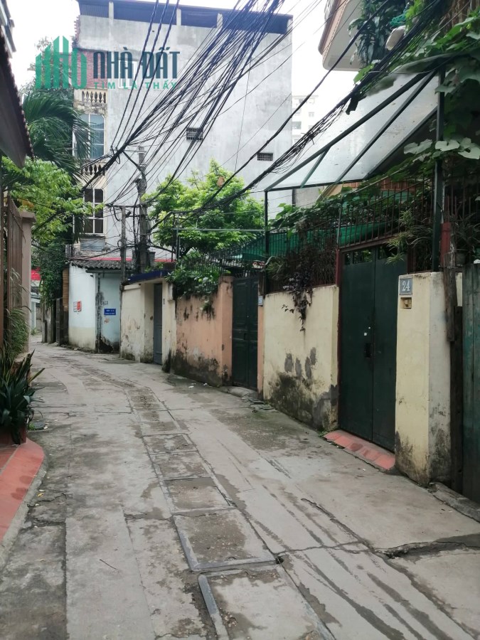 Bán đất ngõ 43 Cổ Nhuế, Bắc Từ Liêm 60m đất, mặt tiền 4m, giá 5 tỷ 500 triệu, ô tô, KD.