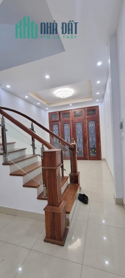 BÁN NHÀ NGUYỄN VĂN CỪ, LONG BIÊN – 35M2 X 4 TẦNG – MT: 4.5M2 – GIÁ: 4.95 TỶ
