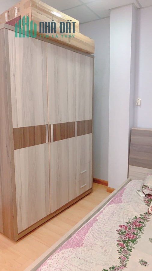 Bán nhà 3 tầng x 40m2 trung tâm Bình Thạnh, hẻm xe hơi, tặng nội thất, 4 tỷ