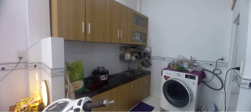 Bán gấp nhà siêu rẻ 2.85 tỷ diện tích khủng 80m2 sát mặt tiền Phạm Văn Đồng.
