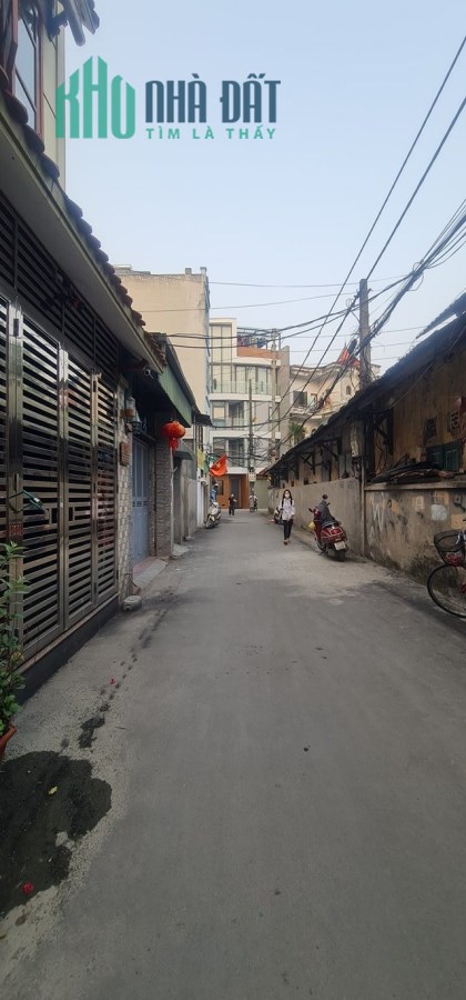 Cực hiếm bán nhà Nguyễn Sơn ô tô tránh 47m2 chỉ có 5,3 tỷ