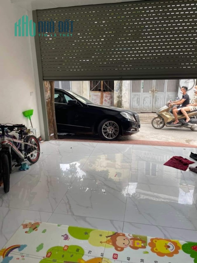 Bán gấp nhà phố Bát Khối, 5 tầng, gara ô tô 7 chỗ, 7.7 tỷ.