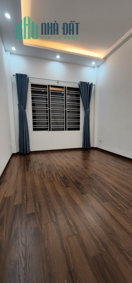 Bán nhà phố Thái Hà, Đống Đa, 5 tầng x50m2, phân lô, ô tô vào nhà, giá 9.8 tỷ