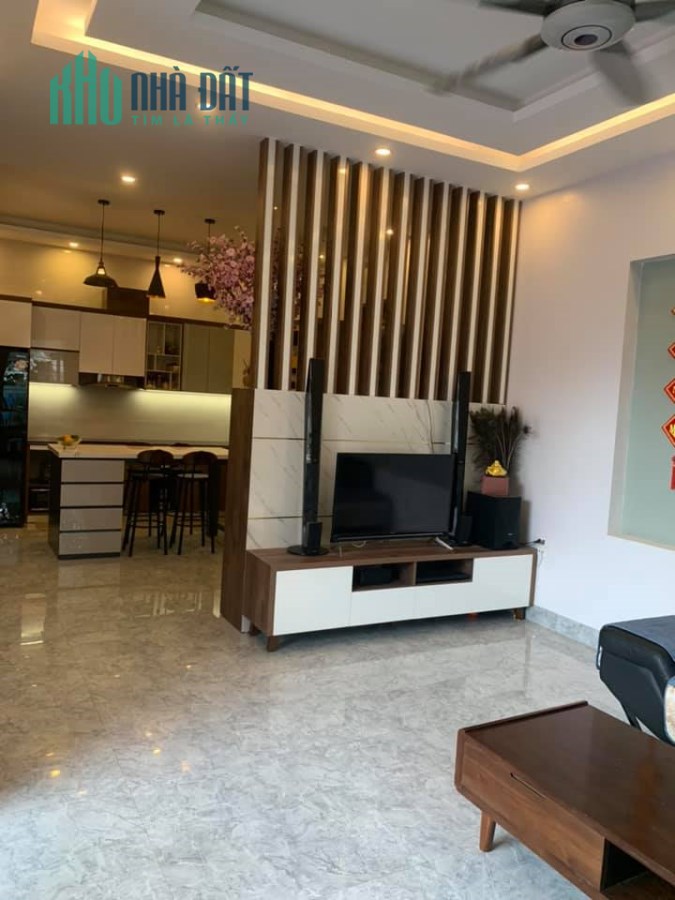 Bán nhà Cầu Giấy - Mới đẹp ngõ 68 Cầu Giấy 5.3 tỷ, 38mx5T.
