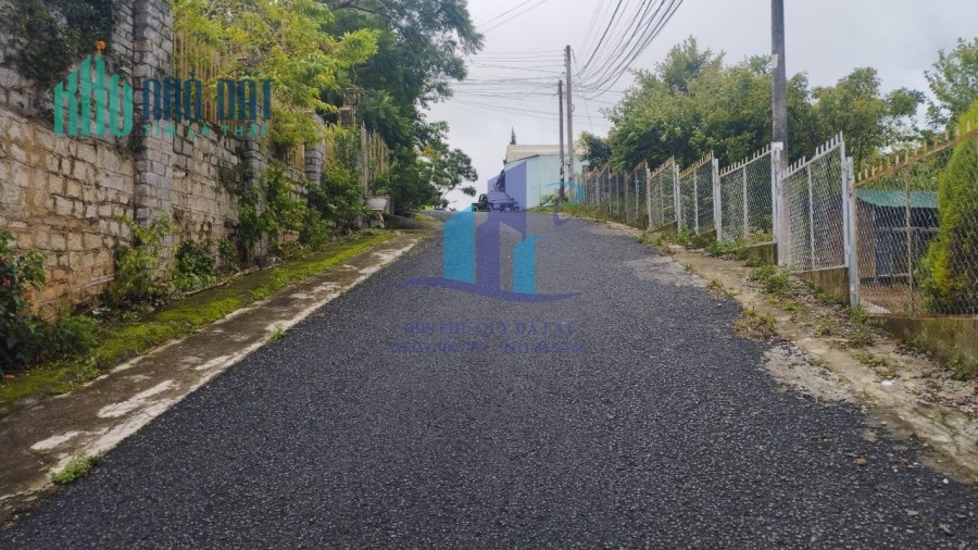 bán đất tặng nhà KQH Cư Xá Đại Học - phường 8 - tp Đà Lạt.