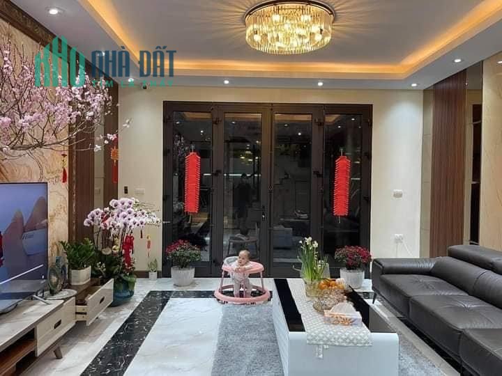 Siêu phẩm lô góc phố Tạ Quang Bửu,42m2, 5 tầng 13,5 tỷ