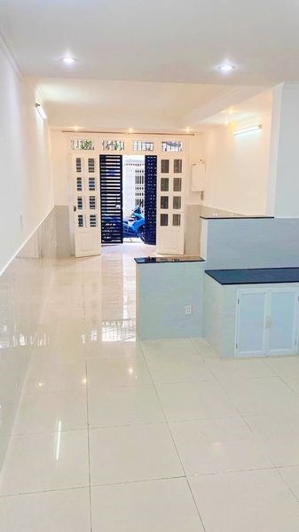 CỰC HIẾM BÁN NHÀ HẺM NHỰA XE HƠI TRÁNH VỪA Ở VÙA KINH DOANH KHU VỰC P1 TÂN BÌNH