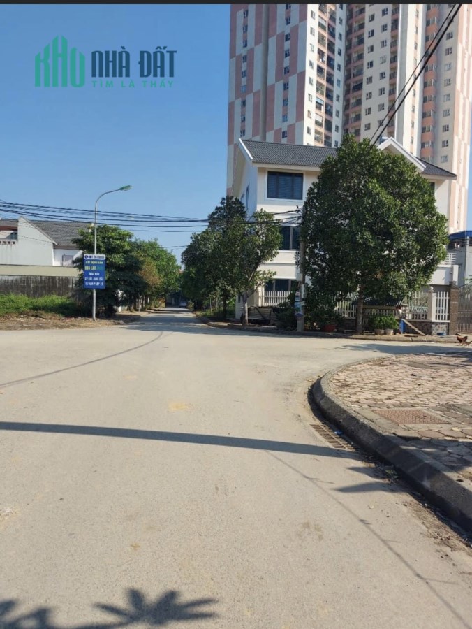 Bán 200m2 tái định cư Bắc Phú Cát nằm ngay ngã 3 chợ. LH: 0977234623