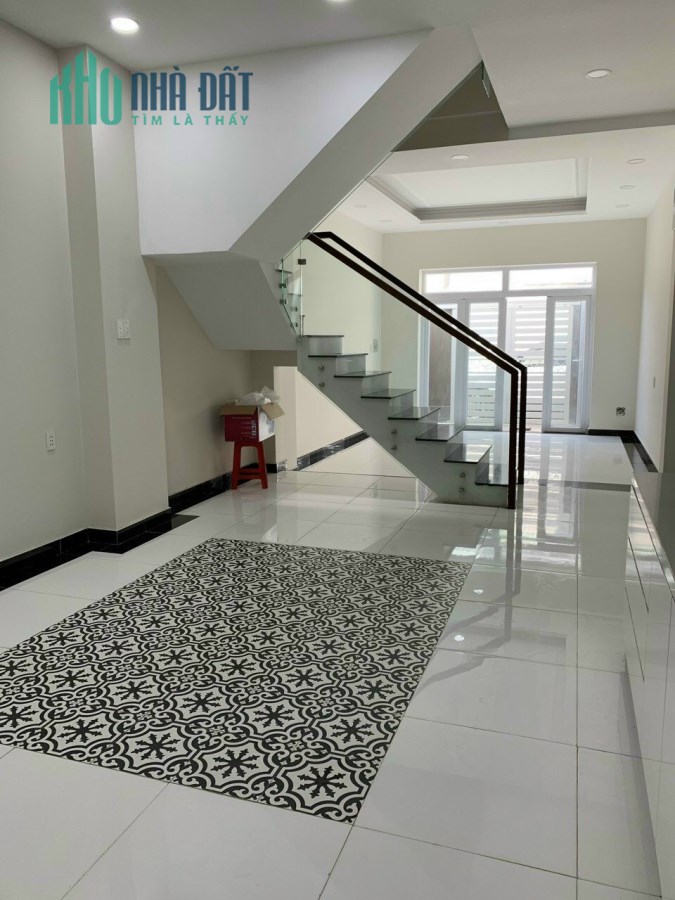 Bán nhà HXH đường Lý Văn Phức, Quận 1, chỉ 22 tỷ