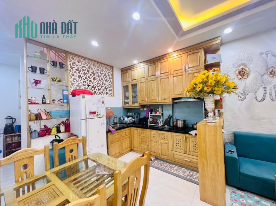 BÁN NHÀ THỤY KHUÊ, TÂY HỒ 43M2x4TẦNG- 4 PHÒNG NGỦ, CÔNG NĂNG ĐẦY ĐỦ, GẦN PHỐ- GIÁ 4,4 TỶ