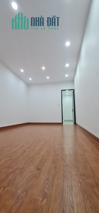 Cần bán nhà Thái Hà, Đống Đa, 33m2 x 4 tầng, ô tô đỗ cửa vào nhà, an sinh đỉnh, giá 7.5 tỷ