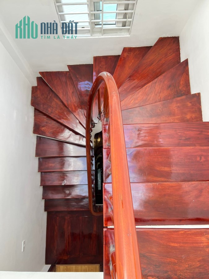 BÁN NHÀ NGÕ VĂN HƯƠNG, ĐỐNG ĐA 27M2x4TẦNG NGÕ RỘNG 3 GÁC ĐỖ CỬA, CÁCH PHỐ 20M- GIÁ 2,9 TỶ