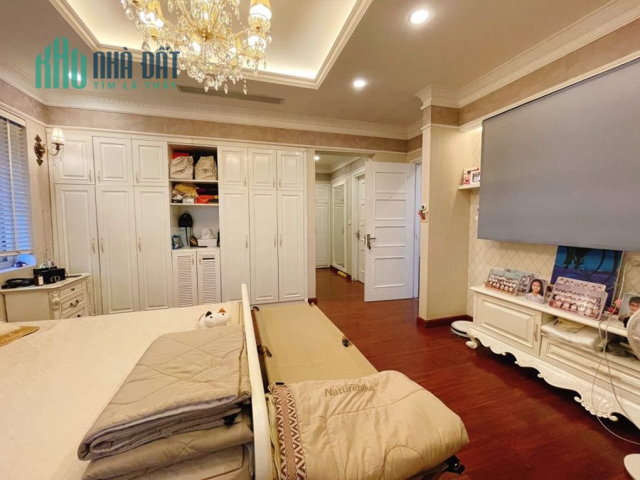 Hạ chào!! Bán nhanh biệt thự quận Long Biên 270m,mặt tiền 15m giá chỉ 26 tỷ.