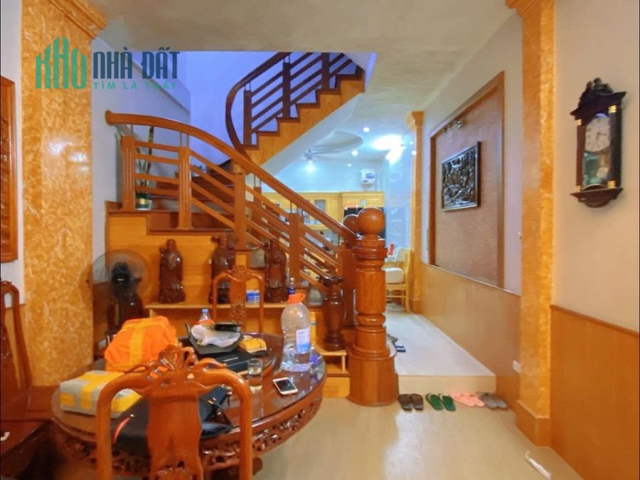 Siêu Ngon! Lô góc Hoàng Quốc Việt,2 oto tránh, 2 thoáng, ngõ thông, 63m*5T*mt 4m.