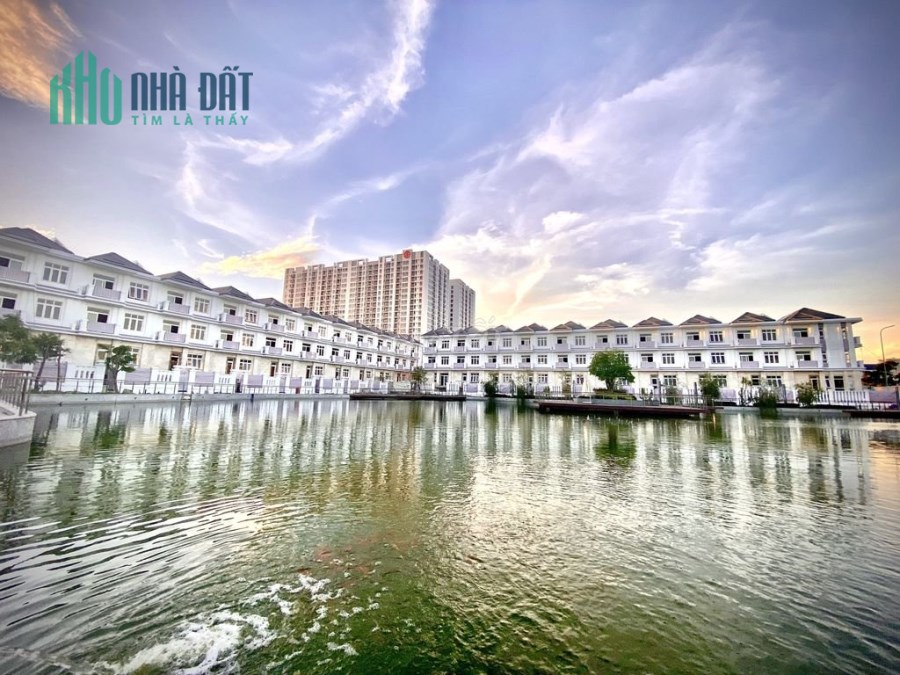 KẺ THỐNG TRỊ NHỮNG CĂN HỘ ( THE PEAK GARDEN)