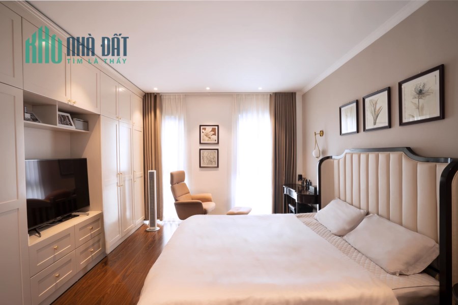 Bán gấp nhà ngõ 80 chùa Láng giá 5.8 tỷ, 50mx3T, oto đỗ gần, ở luôn