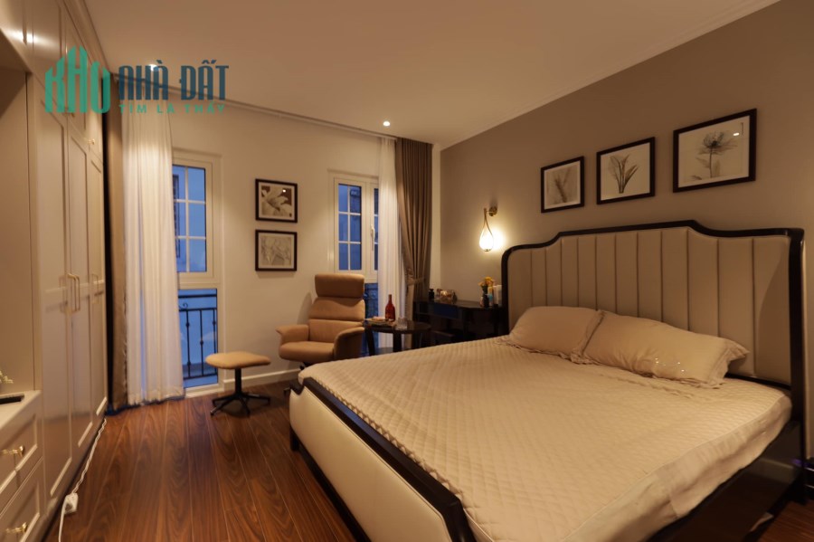 Bán gấp nhà ngõ 80 chùa Láng giá 5.8 tỷ, 50mx3T, oto đỗ gần, ở luôn
