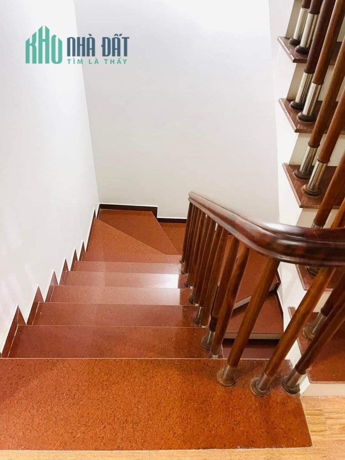 Nhà đẹp Phạm Ngọc Thạch 45m2, 5tầng 6.6 Tỷ.