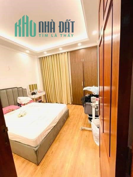 Nhà đẹp Phạm Ngọc Thạch 45m2, 5tầng 6.6 Tỷ.