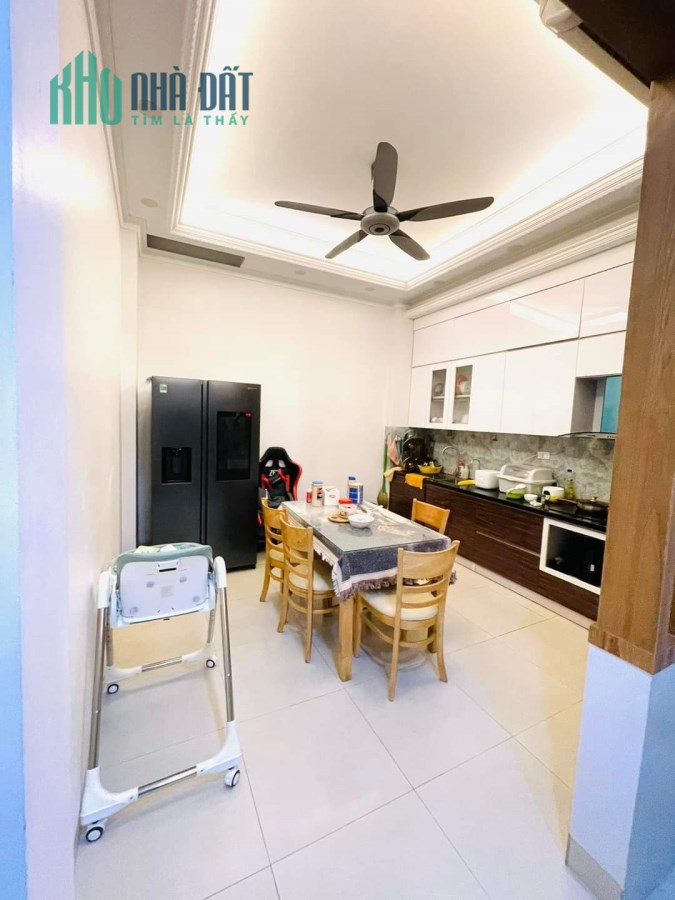 Nhà đẹp Phạm Ngọc Thạch 45m2, 5tầng 6.6 Tỷ.