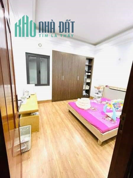 Nhà đẹp Phạm Ngọc Thạch 45m2, 5tầng 6.6 Tỷ.
