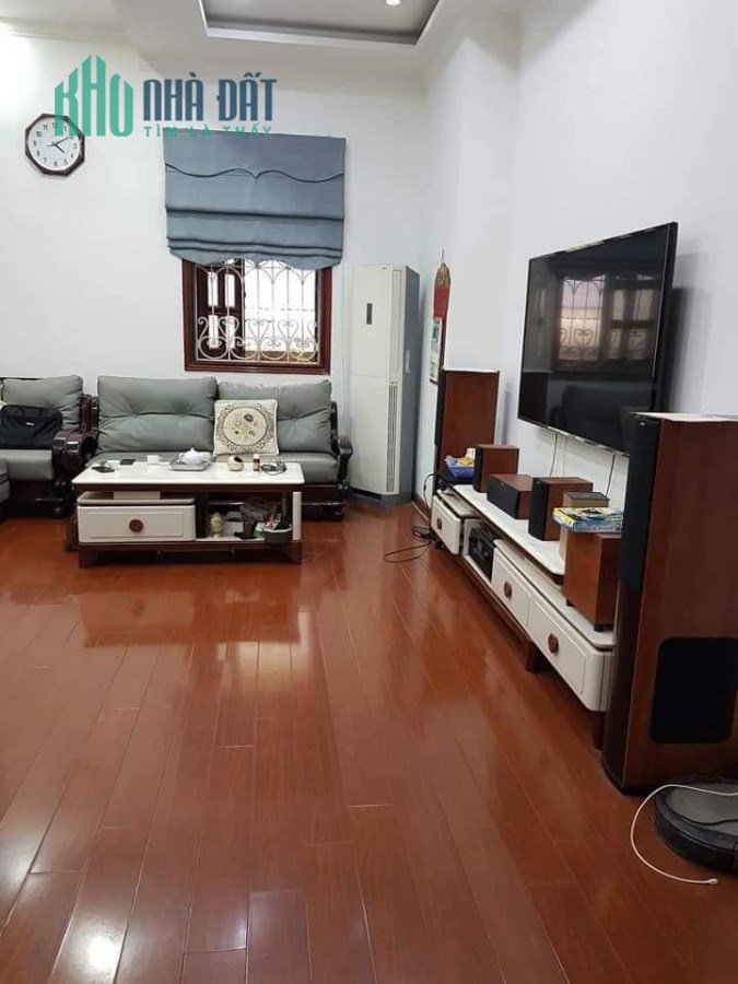 Bán nhà Chùa Bộc, nội thất cao cấp. 65m2. 7,55tỷ.