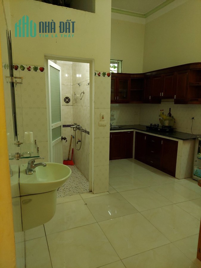 Cho thuê nhà 3 tầng băng 2 Mê Linh, Liên Bảo, Vĩnh Yên giá : 7,5tr/ tháng.Liên hệ: 0986.454.393