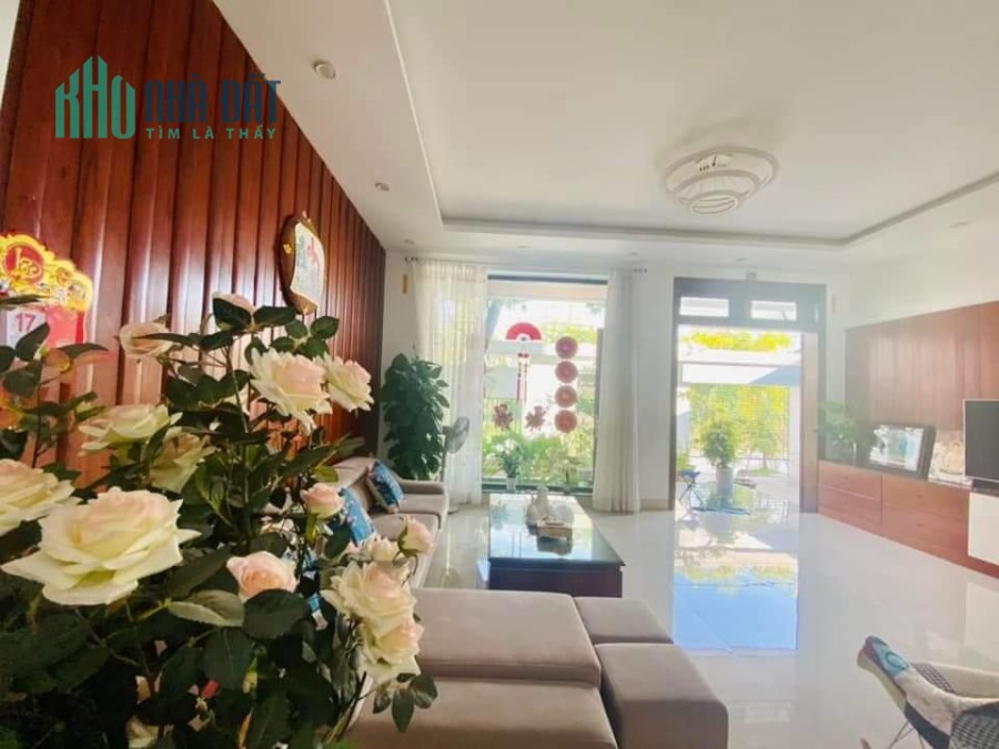 Cho thuê nhà biệt thự có sân vườn phường Liên bảo  23Tr/tháng. Liên hệ: 0986.454.393-0986.797.222
