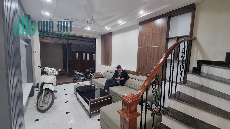 NHỈNH 5 TỶ, Ô TÔ TRÁNH, HỘ KHẨU TÂY HỒ, 41M2, 3.6M, Ở NGAY.
