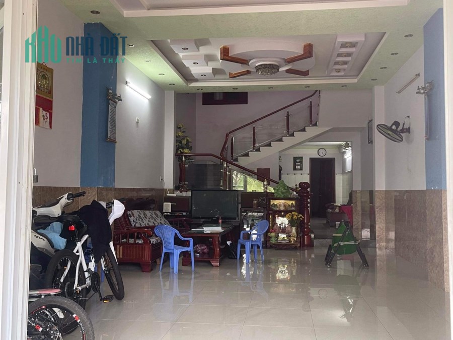 Chính chủ cần bán siêu rẻ nhà mặt tiền Hải Châu - Kẹt tiền bán gấp, có sổ đỏ